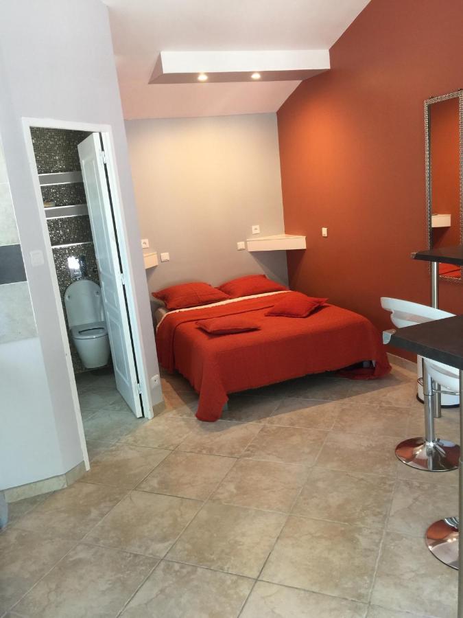 Dependance Individuelle Apartment Nans les Pins Bagian luar foto