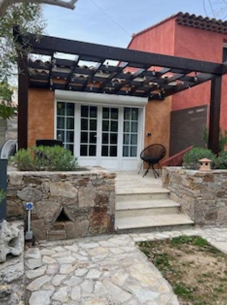Dependance Individuelle Apartment Nans les Pins Bagian luar foto